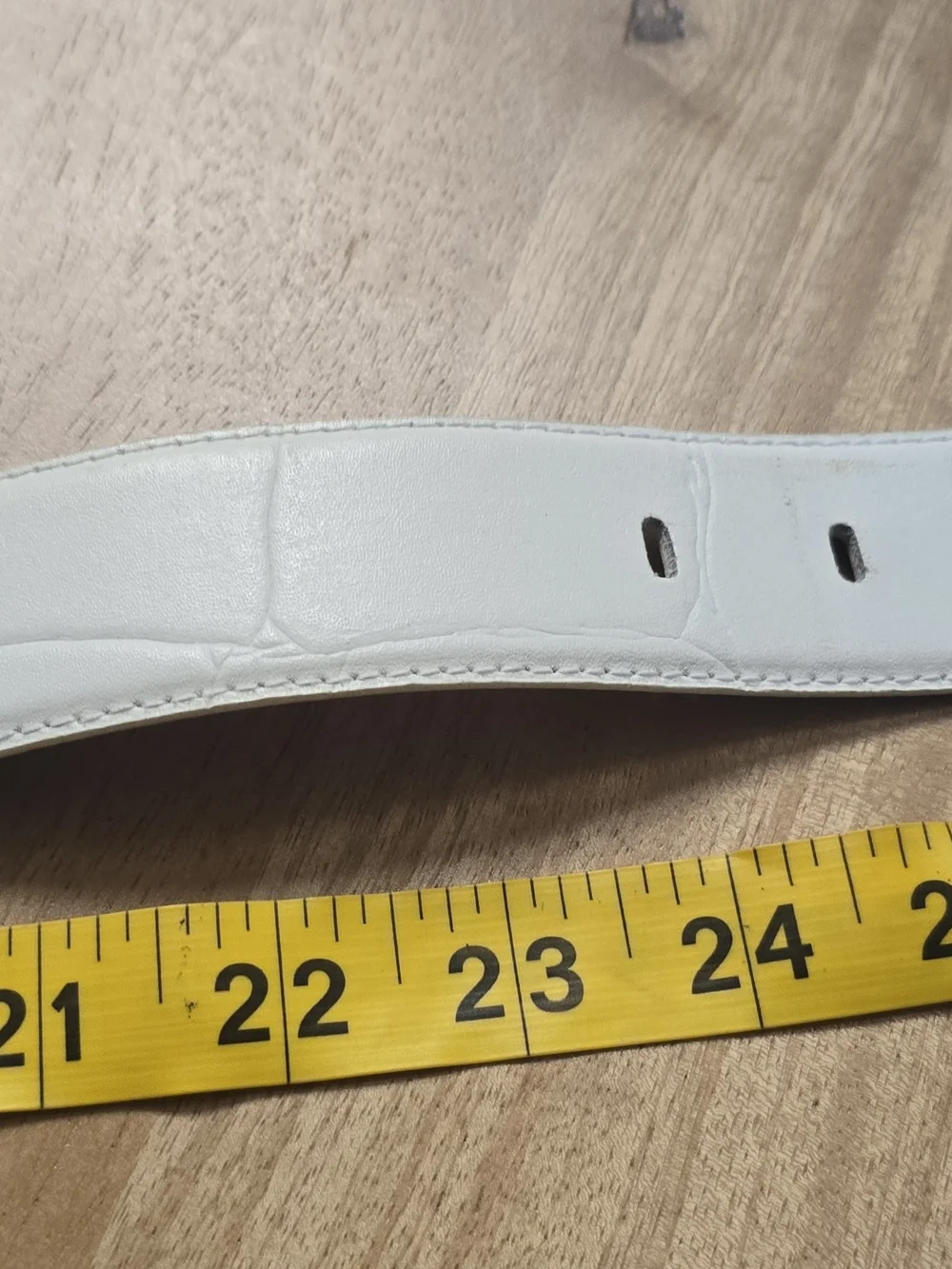 Vintage Karen Scott White Croc-Embossed Leather Belt (Size S)